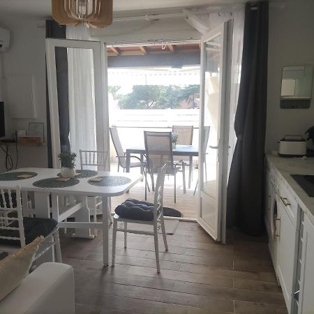 Appartement Jade Dans Residence Proche Tennis/ Centre Naturiste Agde Bagian luar foto